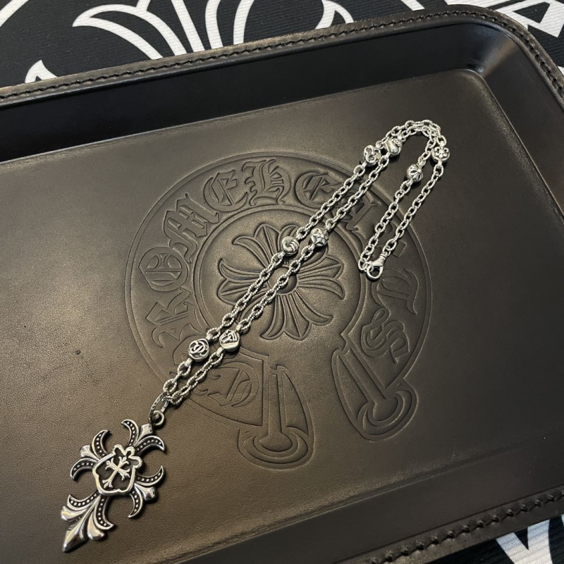 Ch**me He**ts necklaces